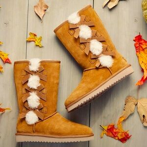 NIB Koolaburra by UGG Boot, size 3 (EU 35), Chestnut
